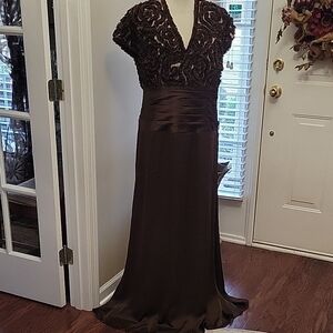 JADE COUTURE Brown Lace Beaded Gown Empire waist Cap Sleeve Fully lined 14 EUC